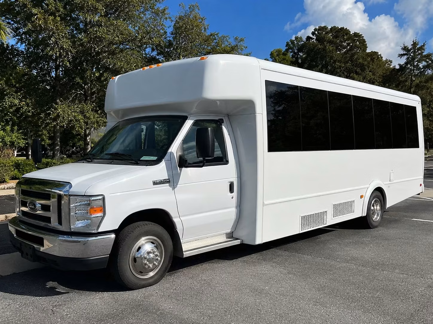 bus rentals for new york city proms homecomings